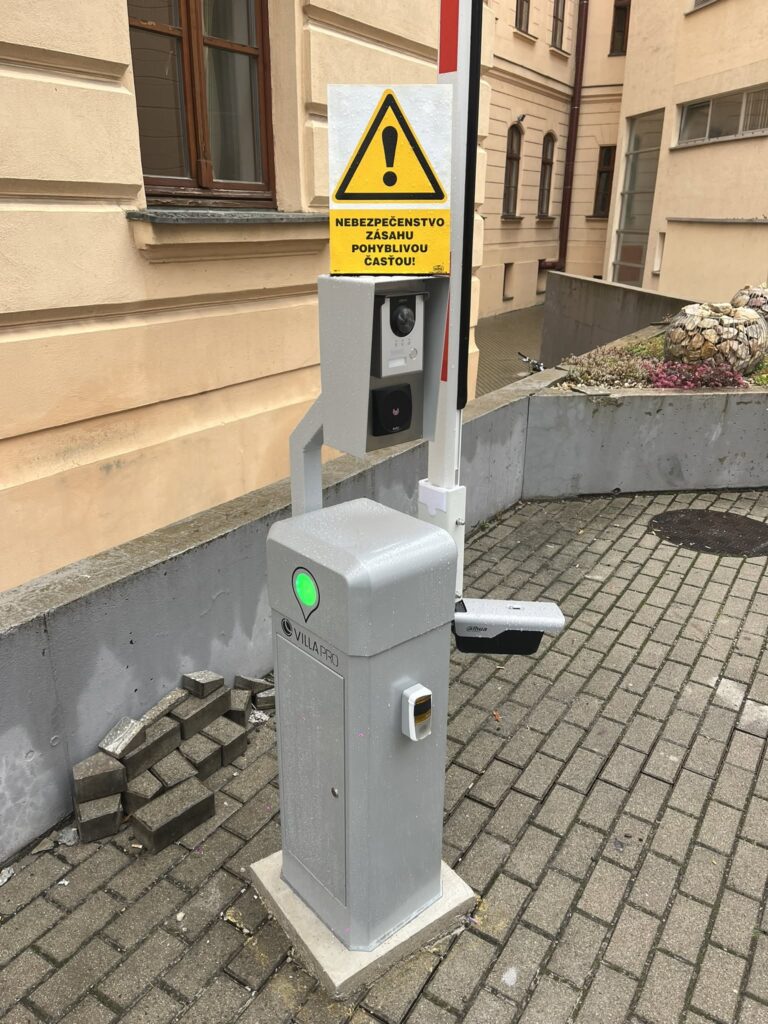 fb12